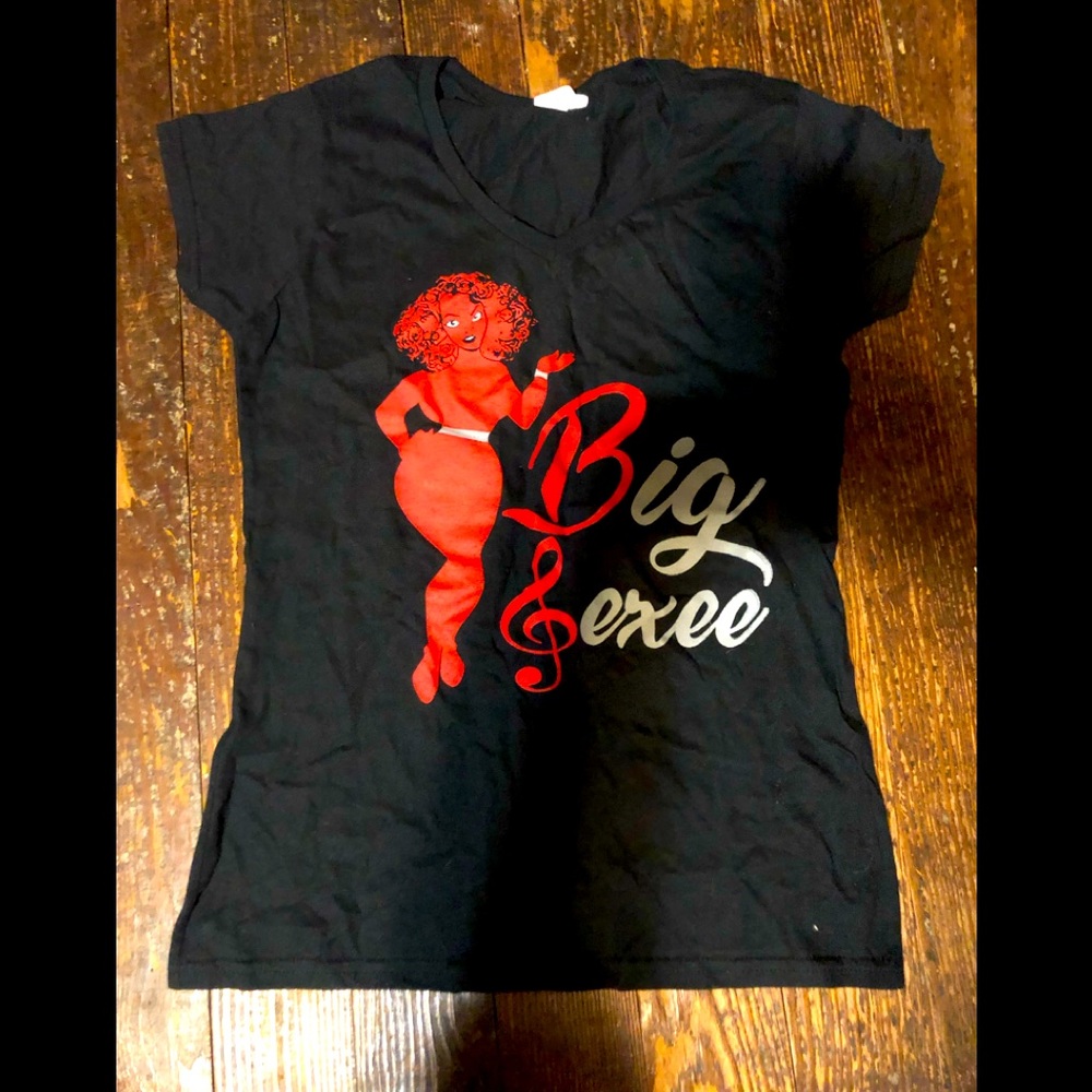 Lady sunshine in the expand big sexy T-shirt
